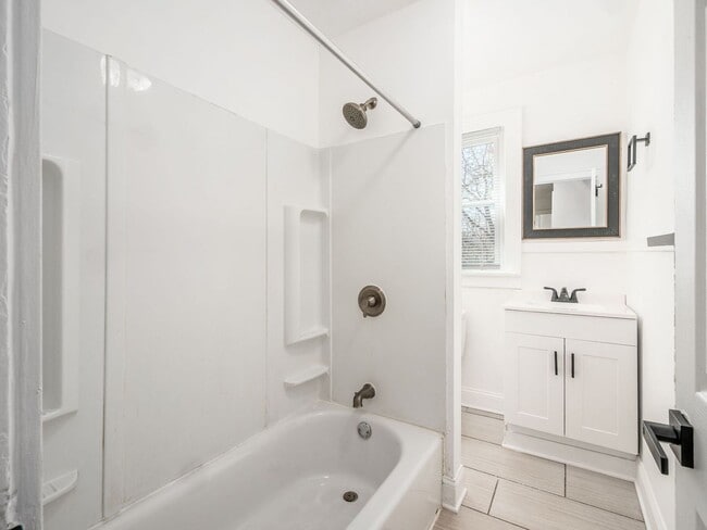 Building Photo - 1359 N 6th St