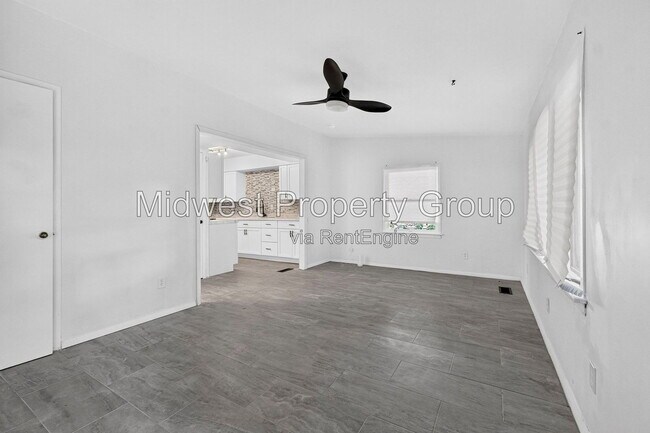 Building Photo - 338 Lancashire Rd