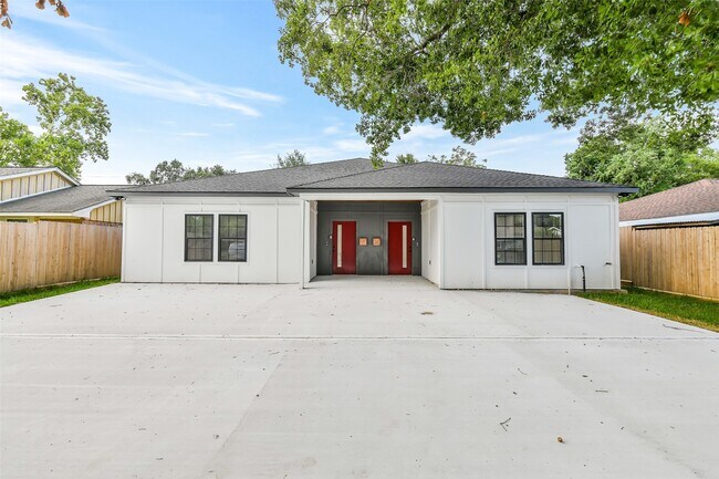 Primary Photo - 6103 Cavalier St