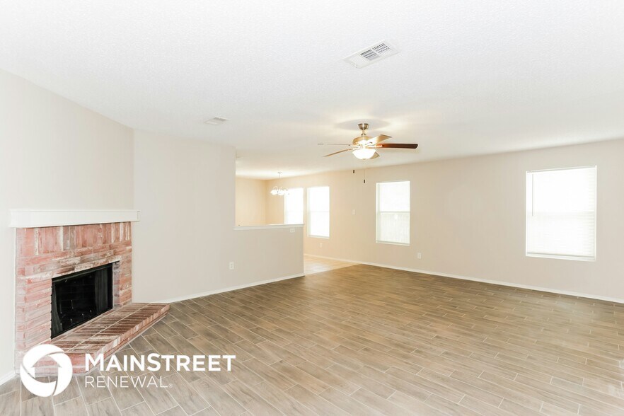 Building Photo - 805 Encino Dr