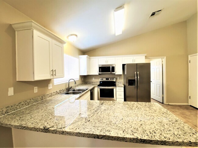 Building Photo - 1109 N Alder Ct