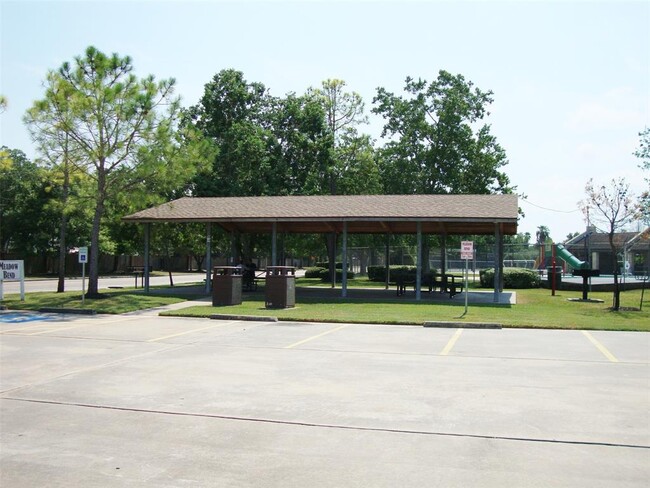 Building Photo - 217 Glen Haven Dr