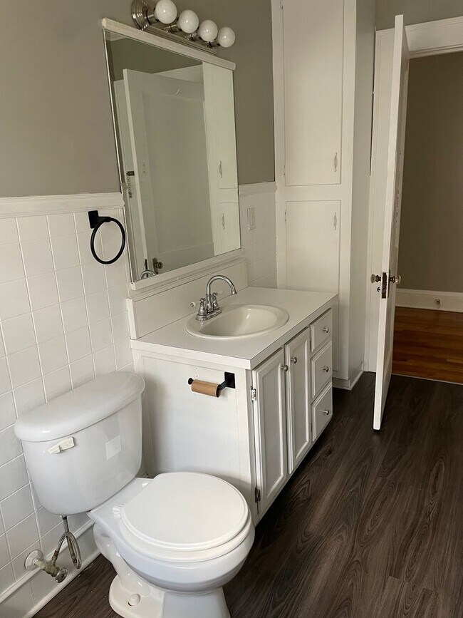 Building Photo - Beautiful 3 bed, 1 bath home located in As...