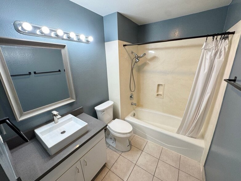 Building Photo - 7958 Mission Center Ct