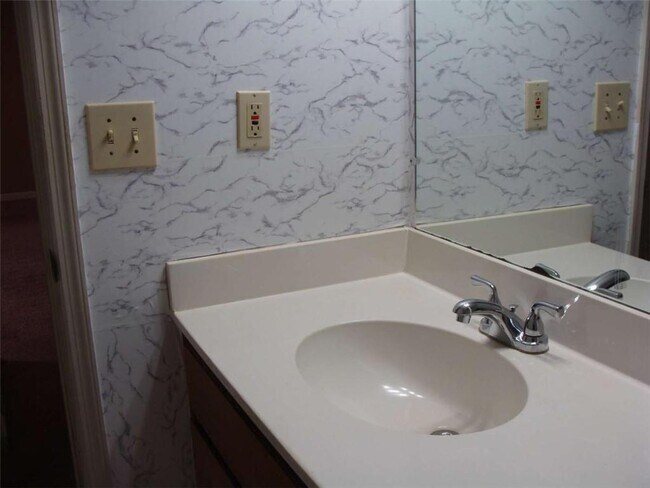 Building Photo - 3483 Fannin Dr