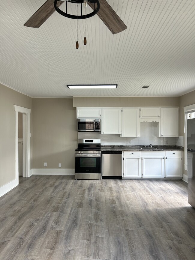 Building Photo - 524 King St