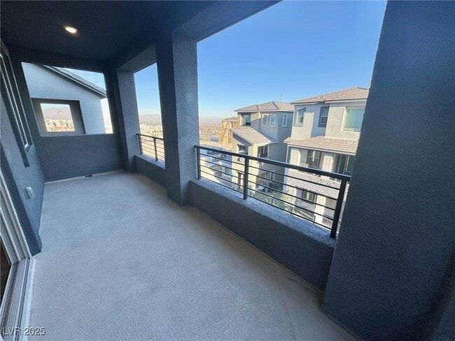 Building Photo - 1548 Little Penguin St