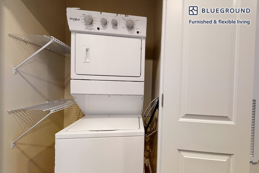 Building Photo - 79 Alexander St