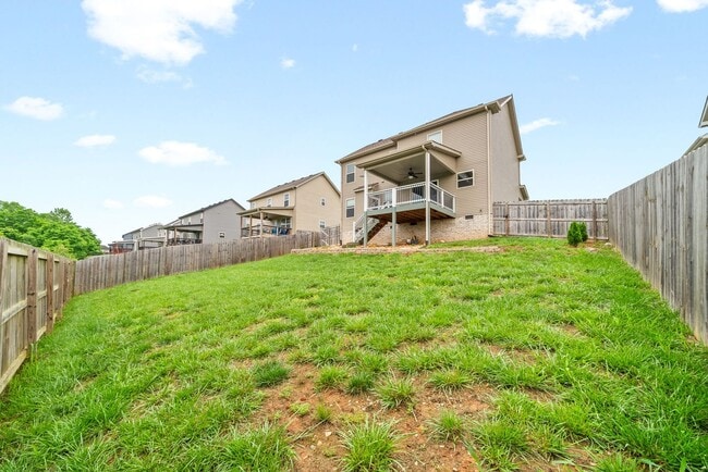 Building Photo - Pet Friendly Four Bedroom!