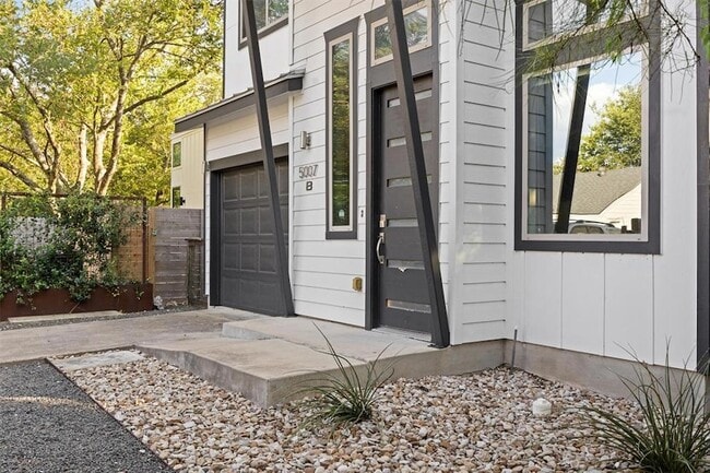 Building Photo - 5007 Delores Ave