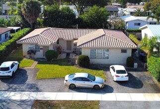 Building Photo - 2120 NE 56th St