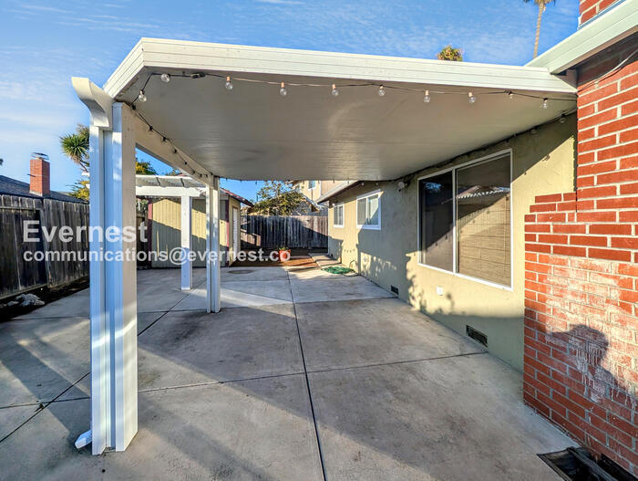 Building Photo - 14403 Tiburon Rd