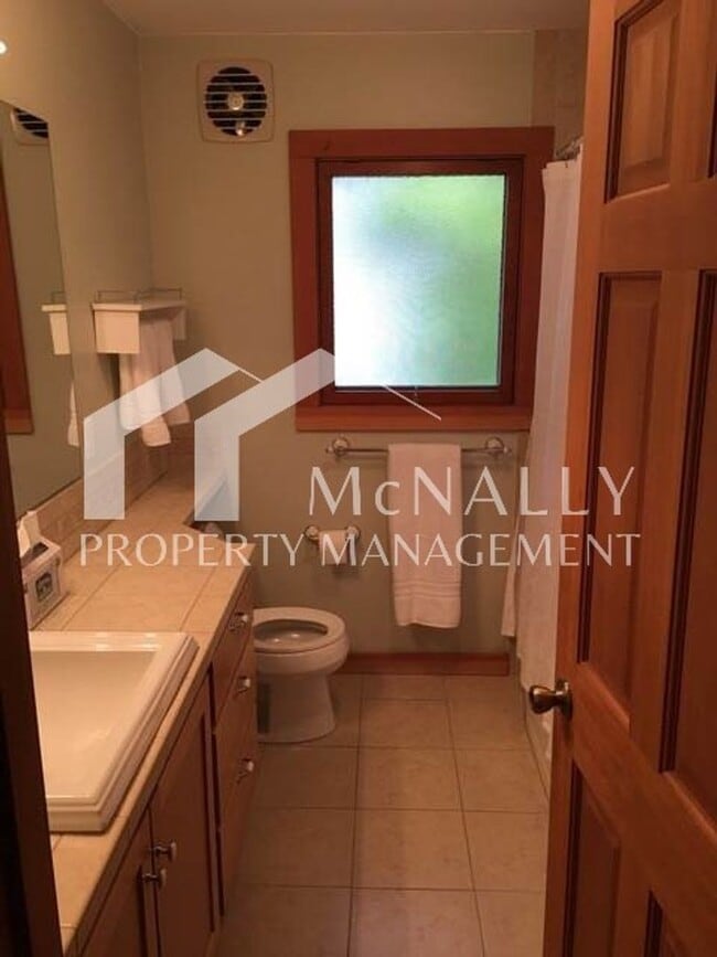 Building Photo - 3 bedroom Craftsman Home near Narrows & Uptown