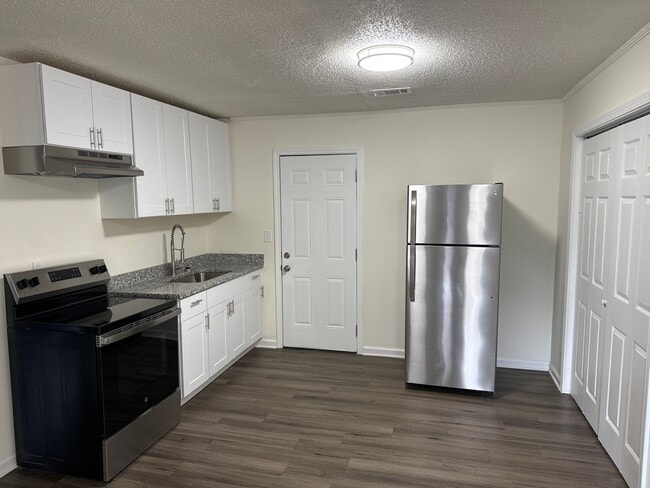 Building Photo - Home for rent! $1,450 - 4 bedroom