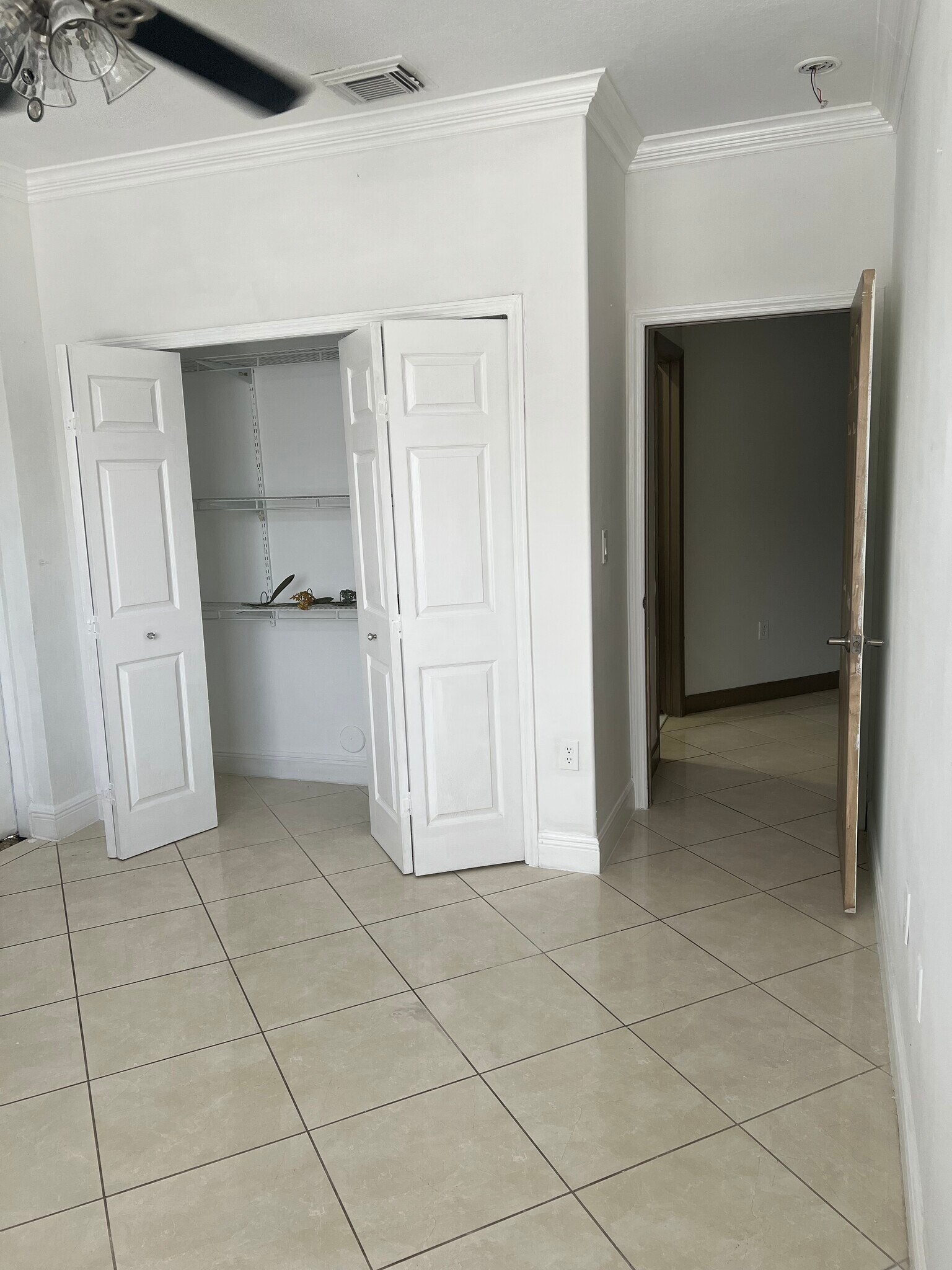 Building Photo - 13991 SW 153rd Ave