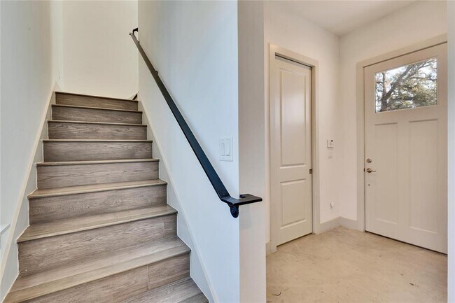 Building Photo - 2105 Pennsylvania Ave