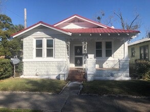 Building Photo - 1355 Grothe St