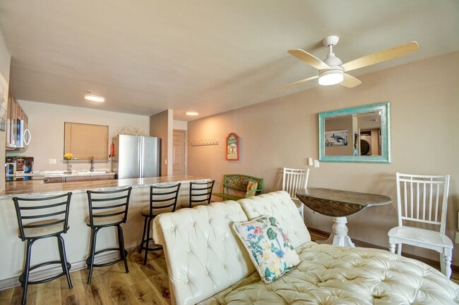Building Photo - OCEAN FRONT *Off Season Rental* October 1s...