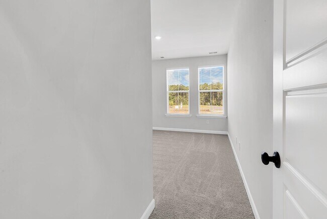 Building Photo - 408 Ireland Way