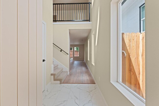 Building Photo - 3019 8th Ave