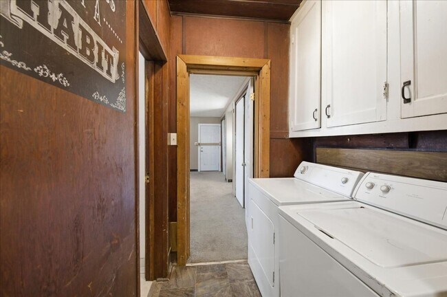 Building Photo - 4114 E Washington St