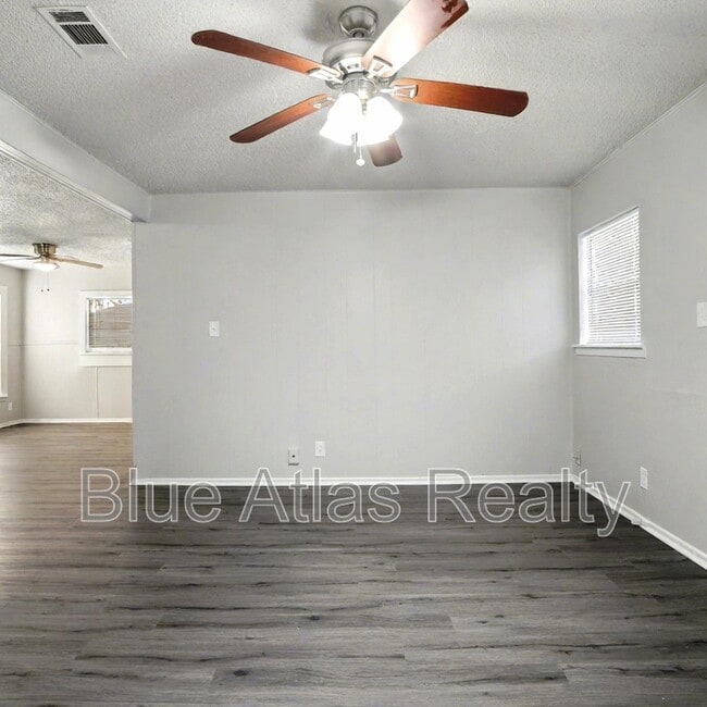 Building Photo - 4024 Wiman Dr