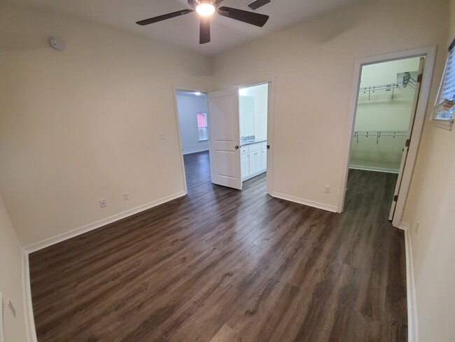 Building Photo - 37 Bayou Rd