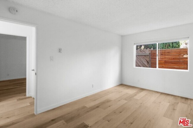 Building Photo - 1114 12th St