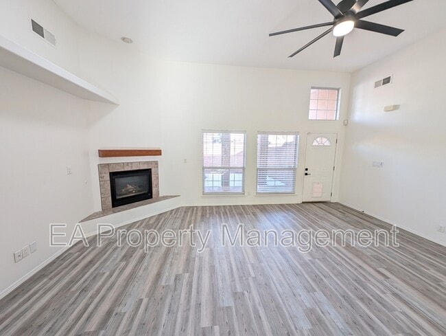 Building Photo - 363 Pinon Creek Rd SE