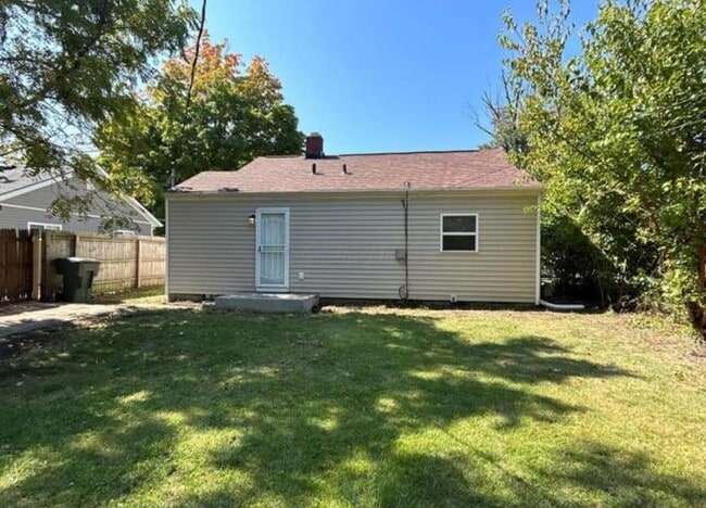 Building Photo - 2622 Howey Rd