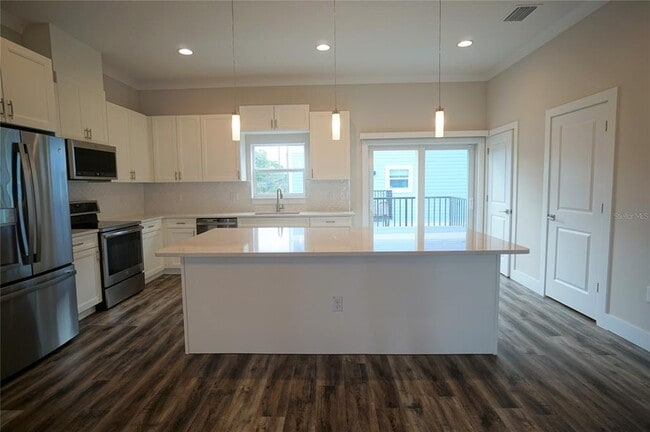 Building Photo - 3124 W Azeele St