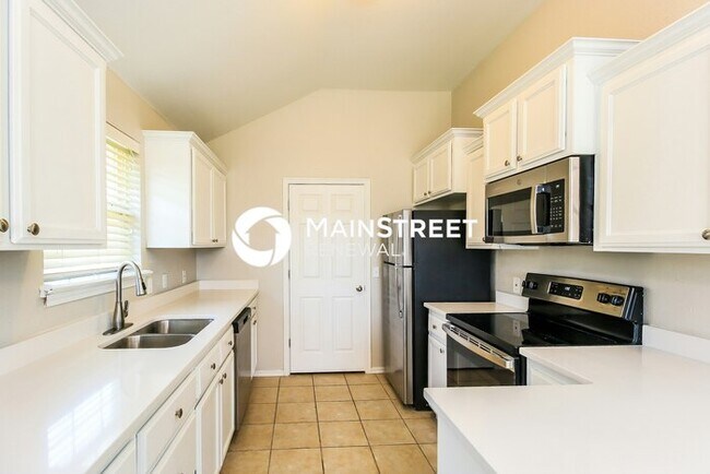 Building Photo - 3 Bedroom Pet-Friendly Home in OKLAHOMA CITY, OK with Main Street Renewal