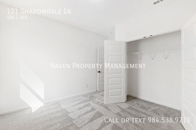 Building Photo - 121 Shadowdale Ln