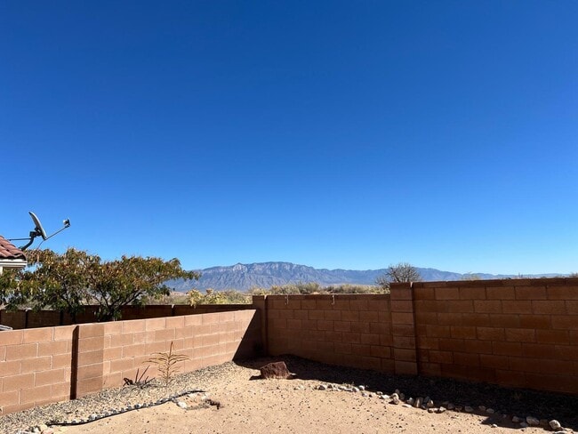 Building Photo - 828 Loma Pinon Loop