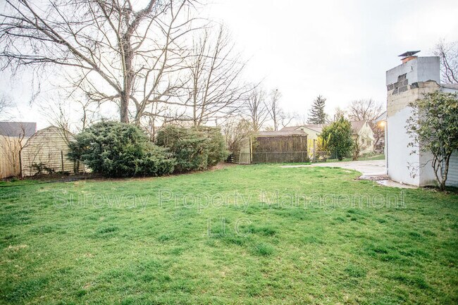 Building Photo - 19 Estate Rd