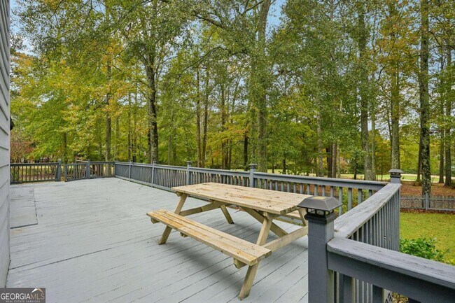 Building Photo - 7379 N Mitchell Ct