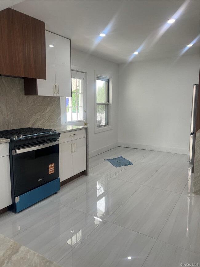 Building Photo - 309 Franklin Ave