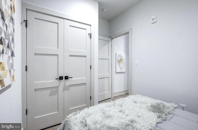 Building Photo - 256 15th St SE