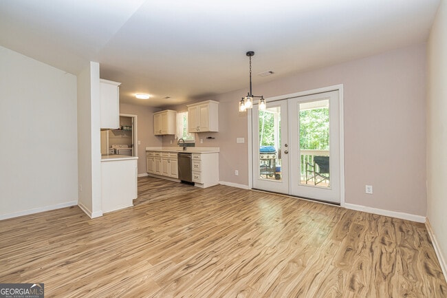 Building Photo - 759 Alvaton Rd