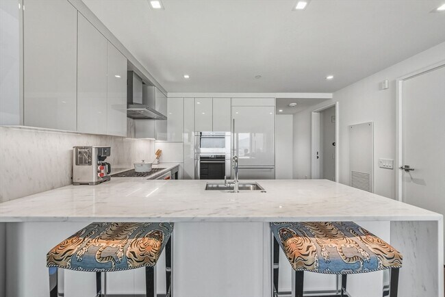 Building Photo - 150 Seaport Blvd