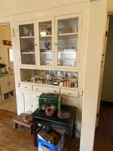 Built-in; Dining Room - 505 Dorrance St