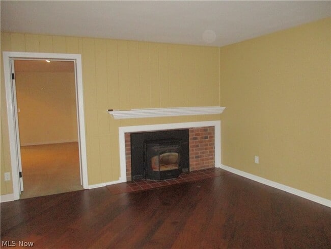 Building Photo - 17084 Sunset Dr