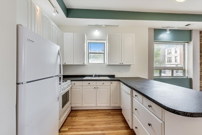 Building Photo - 1769 N Clybourn Ave