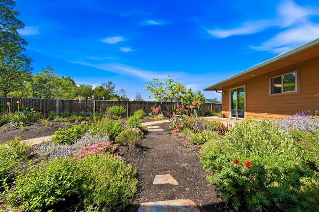 Building Photo - Peaceful Hilltop Retreat with Views | Unfurnished 5BD Executive Home on Private Knoll