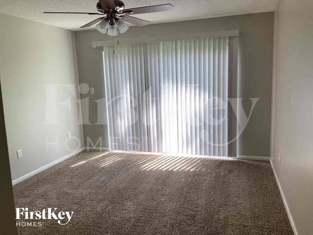 Building Photo - 1451 Oak Pl