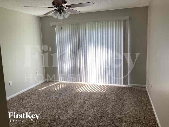 Building Photo - 1451 Oak Pl