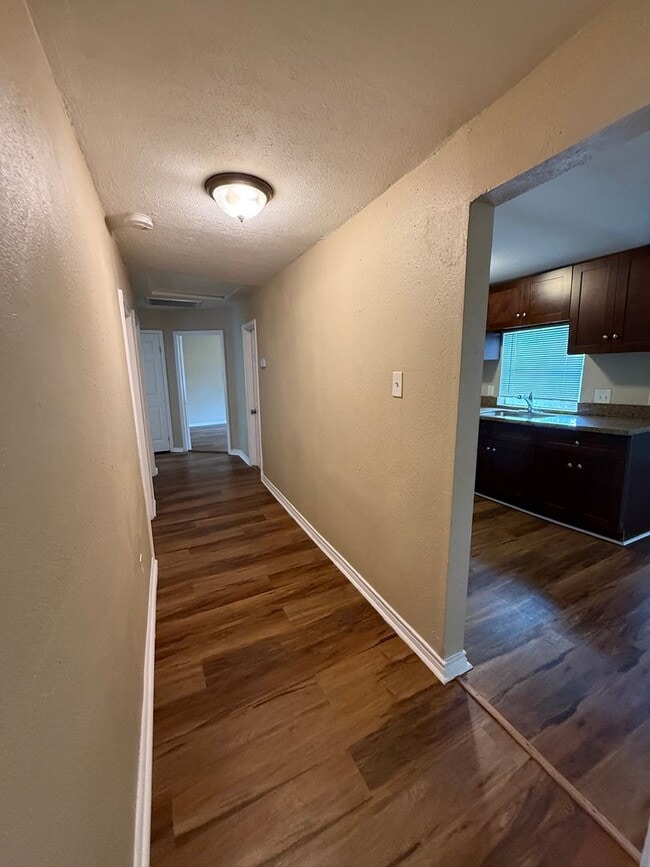 Building Photo - Spacious 3BED, 1BATH in Vidor