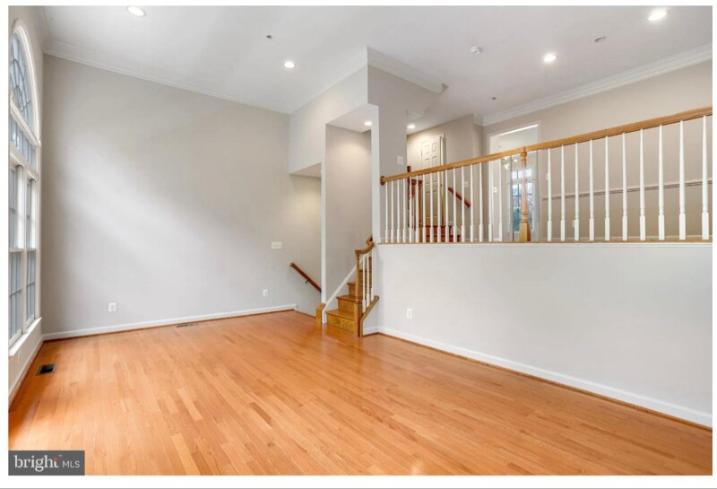 Building Photo - 213 Oak Knoll Terrace