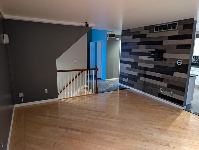 Building Photo - 24540 Pinehurst Ave