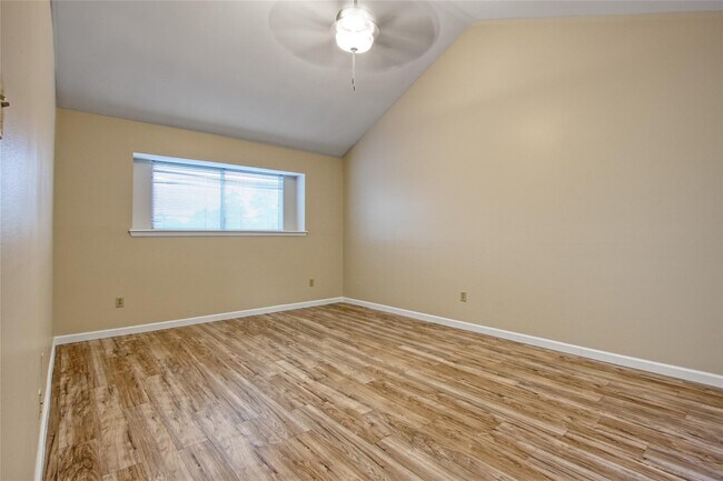 Building Photo - 17163 Beaver Springs Dr